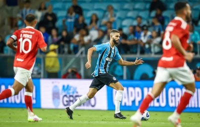 Mano Menezes indica retorno de Wagner Leonardo para jogo contra o Vitória