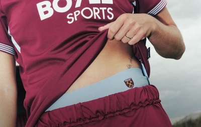West Ham Revoluciona WSL: Primeira Equipe Feminina a Ter Shorts com Tecnologia Absorvente