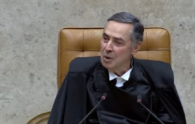 Barroso passa bastão de presidente do STF para Fachin e diz que ele assume em um "mundo dividido"
