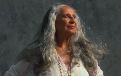 Maria Bethânia confirma turnê de 60 anos de carreira e anuncia data em Salvador