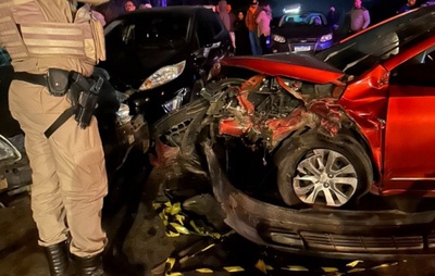 Acidente na BR-420 em Jaguaquara: três feridos e interdição na rodovia