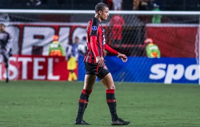 Em tom de despedida, Janderson projeta ida à Europa e agradece ao Vitória: "Fez tudo por mim"