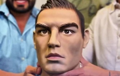 Cristiano Ronaldo inspira drink inusitado em escultura de sua cabeça