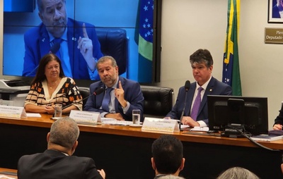 Carlos Lupi diz que descontos indevidos a aposentados do INSS só foram descobertos por ação do governo atual