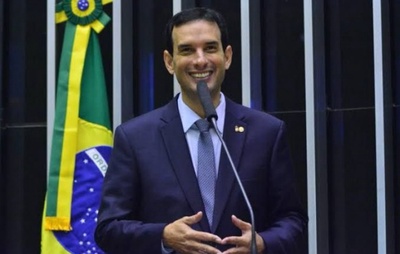 De olho na vice para 2026, Leo Prates estuda saída do PDT e filiação ao Republicanos; entenda movimento