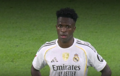 Vini Jr. reage com irritação a substituição em clássico do Real Madrid contra Barcelona