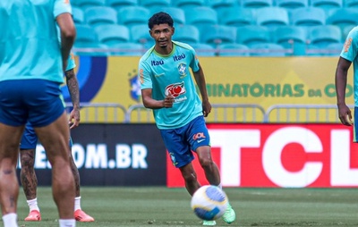 Joia da base do Bahia, Vitinho comenta treino com a Seleção: "Queria que o tempo parasse"