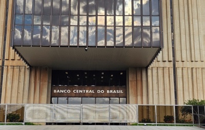 Copom mantém taxa Selic em 15% ao ano, maior nivél desde 2006