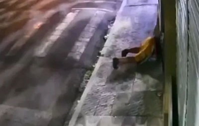 VÍDEO: Loja de celulares é arrombada por homem suspeito no centro de cidade no sudoeste baiano