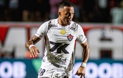 Vitória anuncia rescisão com Léo Pereira após apenas 10 jogos pelo clube