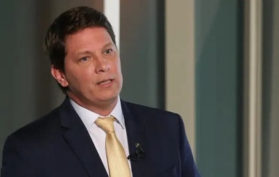 Mario Frias sai em defesa de Cauã Reymond em meio a polêmica nos bastidores da Globo: “Ser homem virou crime”