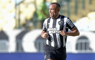 Botafogo anuncia contratação de Marçal, que retorna após quatro meses