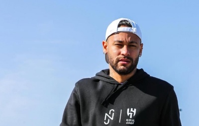 Neymar aguarda manutenção para voltar a usar helicóptero de R$ 50 milhões