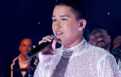 Príncipe do Sertão? Baiano de Feira de Santana é ovacionado ao cantar no palco do Domingão com Huck