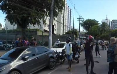 Motociclistas fazem protesto contra morte de entregador; grupo promete promover nova manifestação no Dique