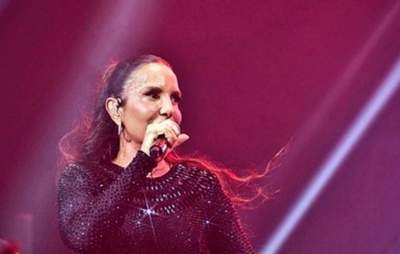 Ivete Sangalo abre comemorações dos 90 anos do Yacht Clube da Bahia