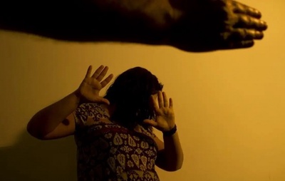 Violência contra a mulher teve alta em 2023 em meio a estagnação de homicídios, aponta estudo