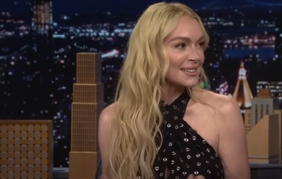 Lindsay Lohan Revela Trauma por Exposição Excessiva em Hollywood e Compara com a Era das Redes Sociais