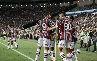 Flu vence Vasco de virada com gol contra de Vegetti e 'pintura' de Guga