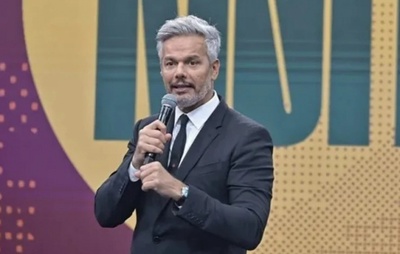 Otaviano Costa se afasta do 'Melhor da Noite' por recomendação médica após mal-estar