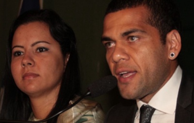 Daniel Alves vence disputa judicial contra ex-mulher e terá devolução de 628 mil euros bloqueados na Espanha