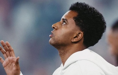 Rodrygo entra na mira de gigantes ingleses e aguarda decisão sobre futuro no Real Madrid