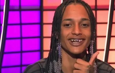 VÍDEO: Oruam é solto após justiça expedir alvará de soltura; artista ainda usará tornozeleira eletrônica