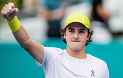 João Fonseca volta às quadras após um mês e vence na estreia do Madrid Open