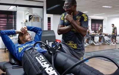 Neymar possui prazo para concluir recuperação no Santos