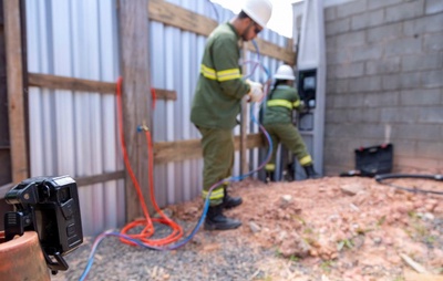 Neoenergia Coelba Flagra Academia e Frigoríficos em Feira de Santana por Furto de Energia Elétrica