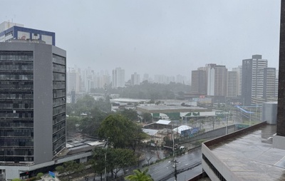 Chuva forte em Salvador: bairros registram acumulados expressivos neste domingo