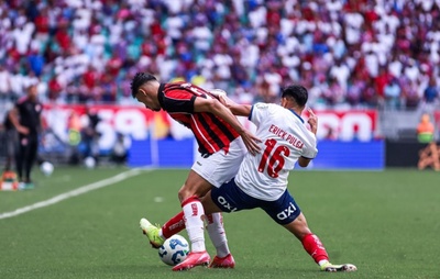 Em clássico com dois expulsos, Bahia leva a melhor sobre o Vitória e vence o 4° Ba-Vi da temporada