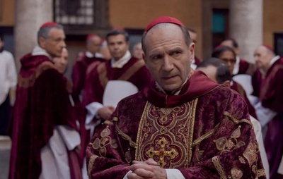 Após morte de papa Francisco, “Conclave” se torna o filme mais assistido da Prime Video Brasil