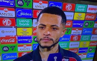 Matheuzinho lamenta chances perdidas em eliminação do Vitória: "Tive uma e não fiz"