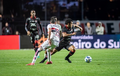 Vitória intensifica treinos para enfrentar Juventude e busca reabilitação na Série A