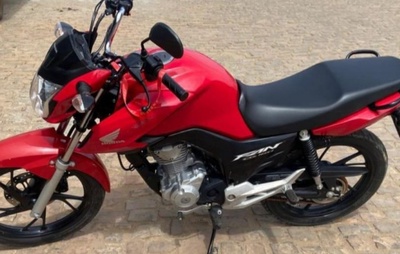 Polícia Militar recupera motocicleta roubada em Ibipeba