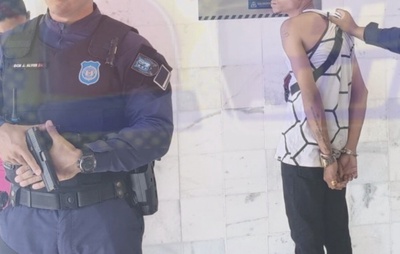 Homem foragido por roubo é preso com reconhecimento facial no Elevador Lacerda