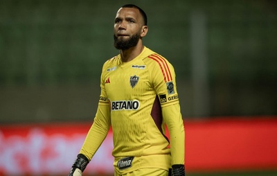 Bahia está interessado no goleiro Everson, mas não deve "fazer loucuras" para contratação