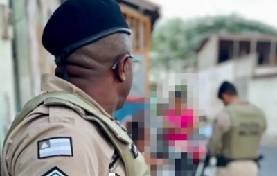 Homem é preso após ameaçar esposa e filha em Feira de Santana