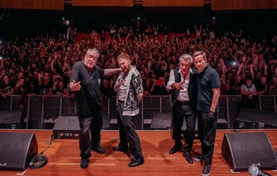 Sex Pistols cancela show no The Town após fratura do guitarrista; Bad Religion substitui