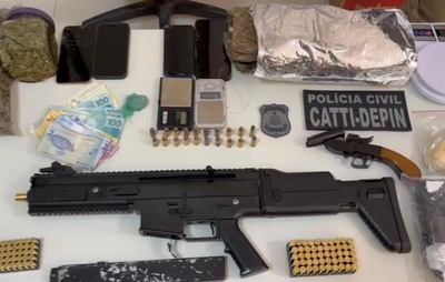 Polícia captura mulher com submetralhadora, revólver e drogas durante operação na Chapada Diamantina