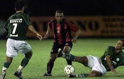 Nadgol: O último jogador baiano a vestir a amarelinha e a esperança no talento do Nordeste