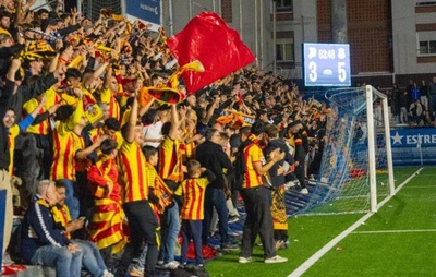 VÍDEO: Arquibancada desaba durante jogo de clube espanhol; duelo será retomado em nova data