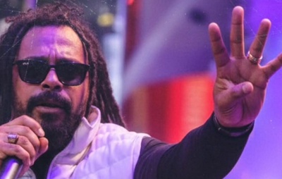 Marcelo Falcão se afasta dos palcos até 2026 após cirurgia no joelho