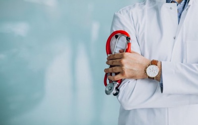 "Eventual fechamento de cursos", diz Vice-Presidente da ABEM sobre faculdades de medicina com o novo Enamed