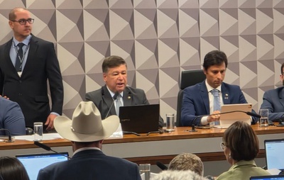 Surpresa na CPMI do INSS: Governo Lula e Alcolumbre são derrotados e oposição elege senador mineiro para presidir comissão