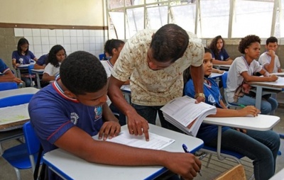 Deputado Hilton Coelho exige inclusão de juros em precatórios do Fundef para educadores baianos