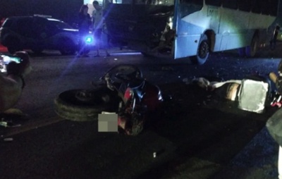 Terceiro motociclista morre em menos de 24h em Feira de Santana; jovem de 18 anos colidiu com ônibus na BR-324
