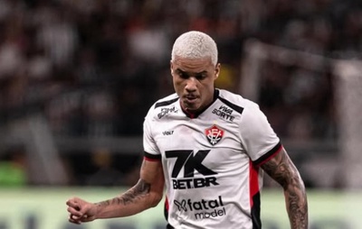 Janderson explica gesto para torcida do Vitória: "Foi para as crianças que pediram minha camisa"