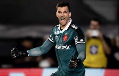 Vasco se aproxima de renovação de contrato com o goleiro Léo Jardim